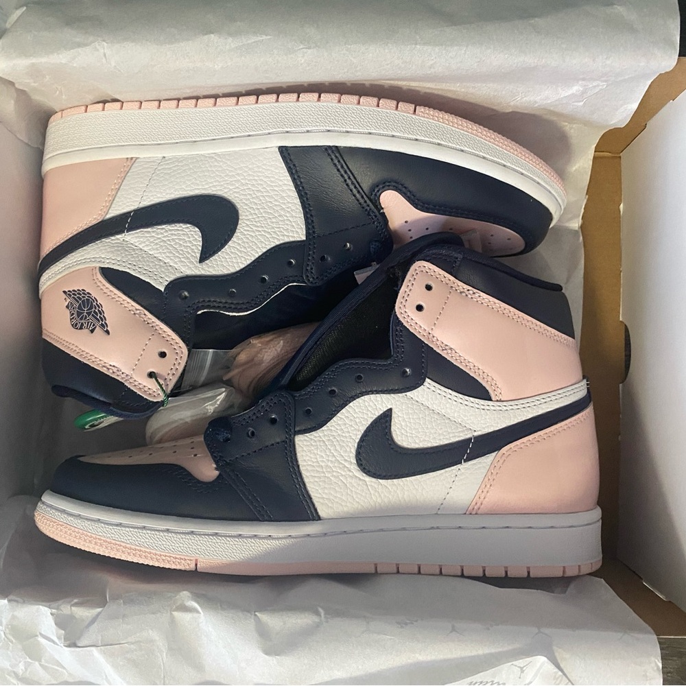 NWT Nike Women's Jordan 1 Retro High OG - Atmosphere, 7.5 - Picture 3 of 16
